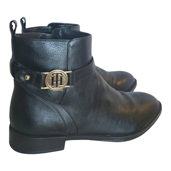 Tommy Hilfiger Rezin boot sz 7.5 round-toe pull-on faux leather - Picture 1 of 12